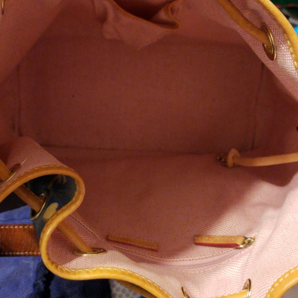 Dooney and Bourke bag - Picture 2 of 3
